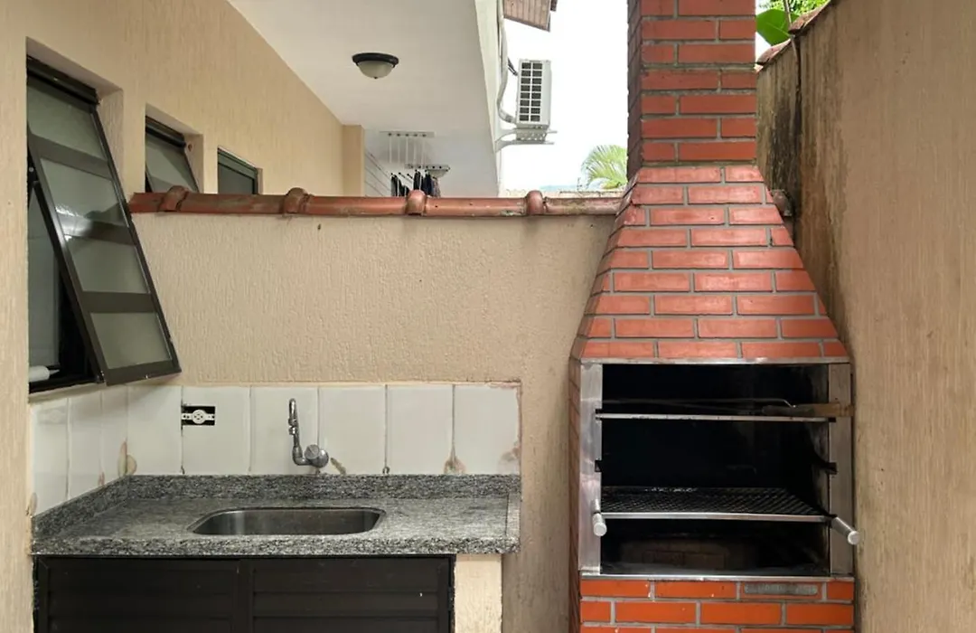 Apartamento 2 suítes com ar condicionado Maranduba-1